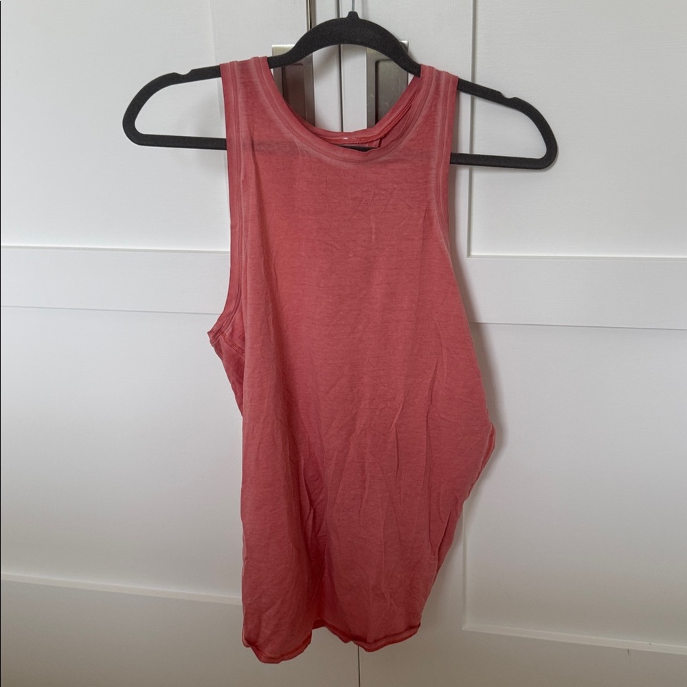 Lululemon tie tank washed  Nantucket red color size 8